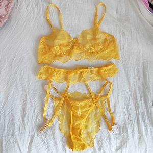 Yellow lace lingerie set